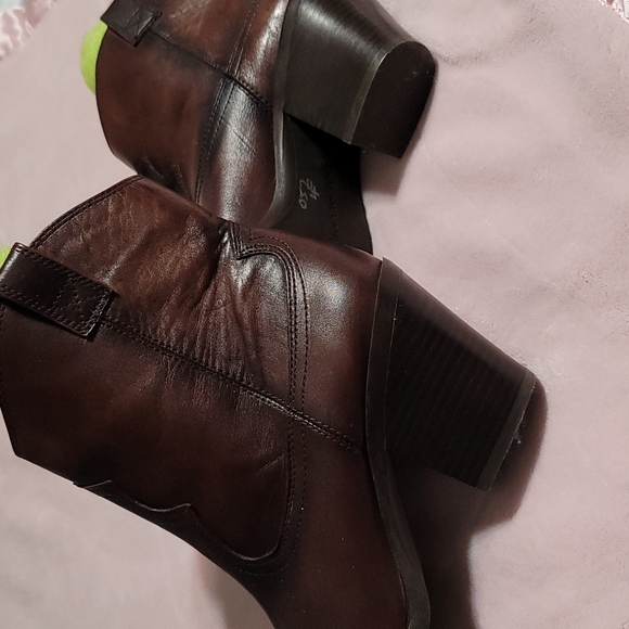 Antonio Melani Leather Boots - Picture 4 of 7